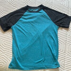 Urban Pipeline Boys Blue and Black Raglan T-Shirt Size Medium